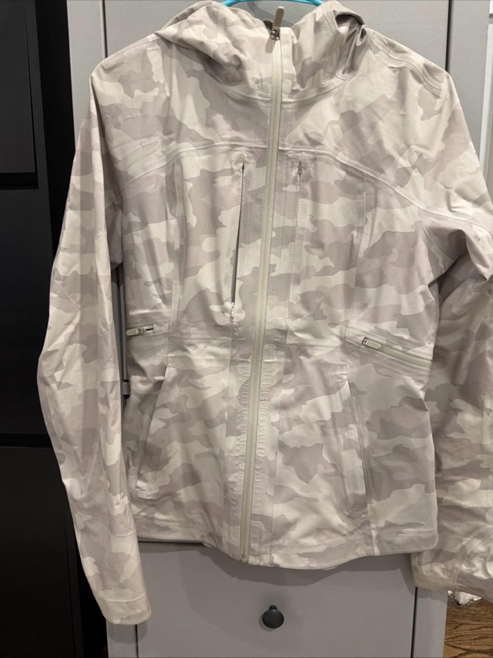 Women’s Light Camo Hooded Jacket - White/Gray